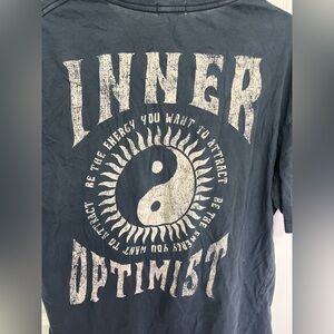 Ardene Men's Dark Gray Yin Yang Graphic Tee in size M